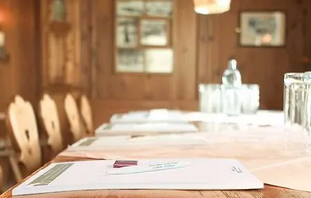 ホテル Steffisalp - Ski-in & Ski-out Am Arlberg ワース